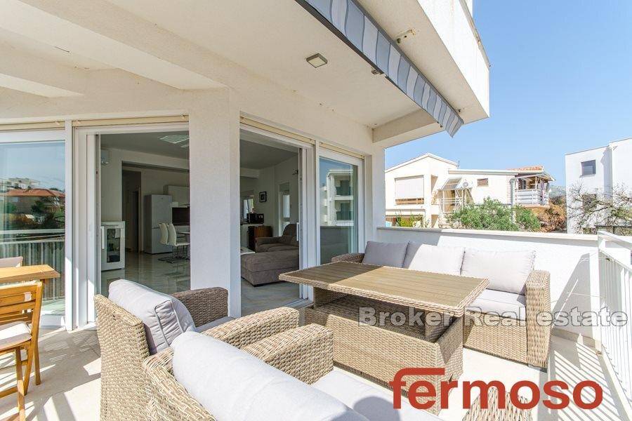 2013-160-02-2013-160-Primosten-apartment-first-row-for-sale