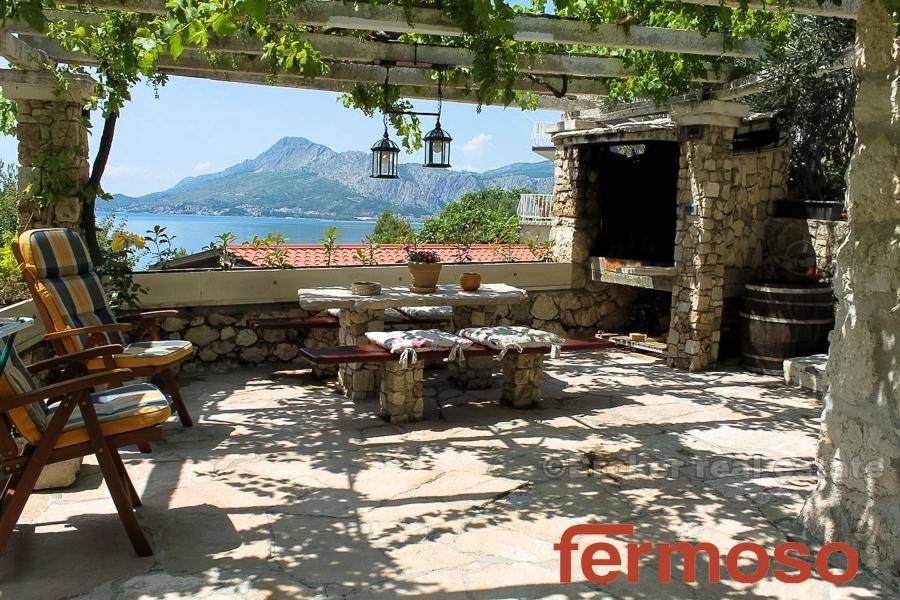 2024-11-02-2024-11-Omis-riviera-Stone-house-sea-view-for-sale1