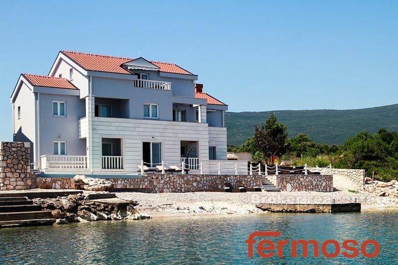 4362-30-4362-30-peljesac-house-sea-front-002