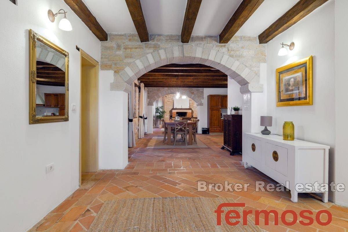 008-1024-07-Pazin-Indigenous-stone-house-with-swimming-pool-for-sale
