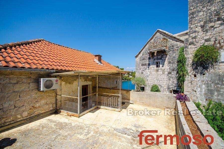 2011-101-07-2011-101-Brac-stone-house-seafront-for-sale