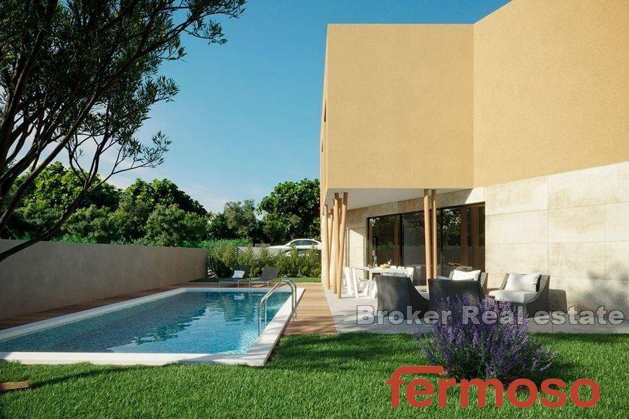 1015-02-002-1015-02-Novigrad-house-with-pool-for-sale