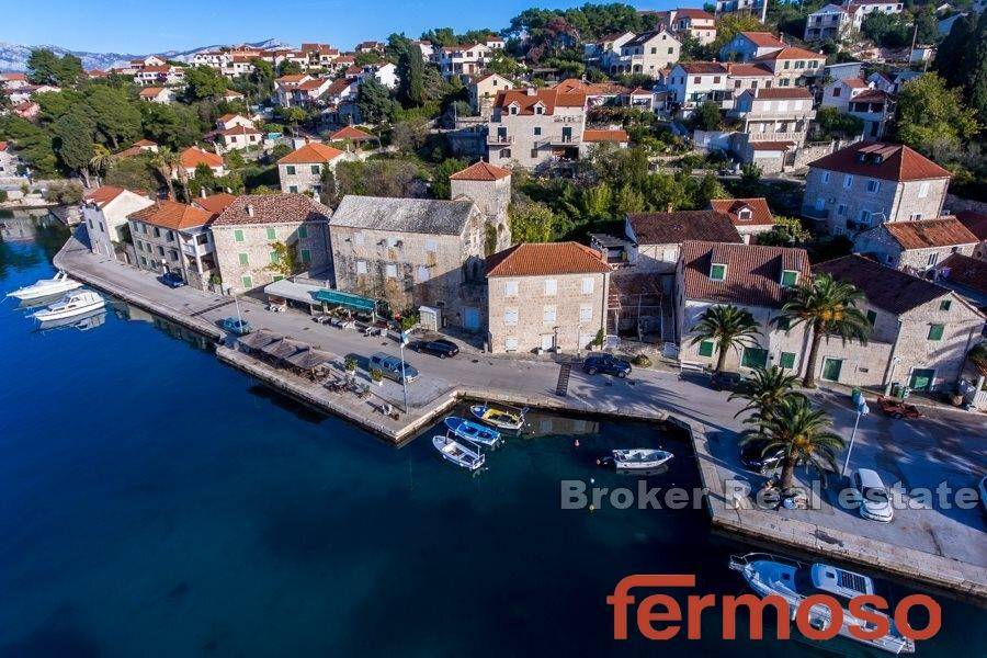 2011-101-02-2011-101-Brac-stone-house-seafront-for-sale