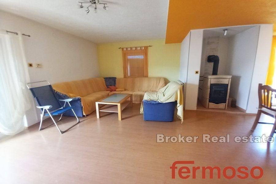 2031-81-003-2031-81-Kastela-comfortable-apartment-in-a-great-location-for-sale