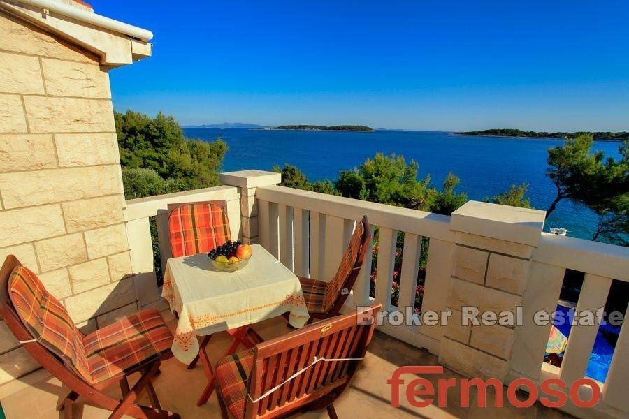 2013-77-14-2013-77-Korcula-villa-seafront-for-sale