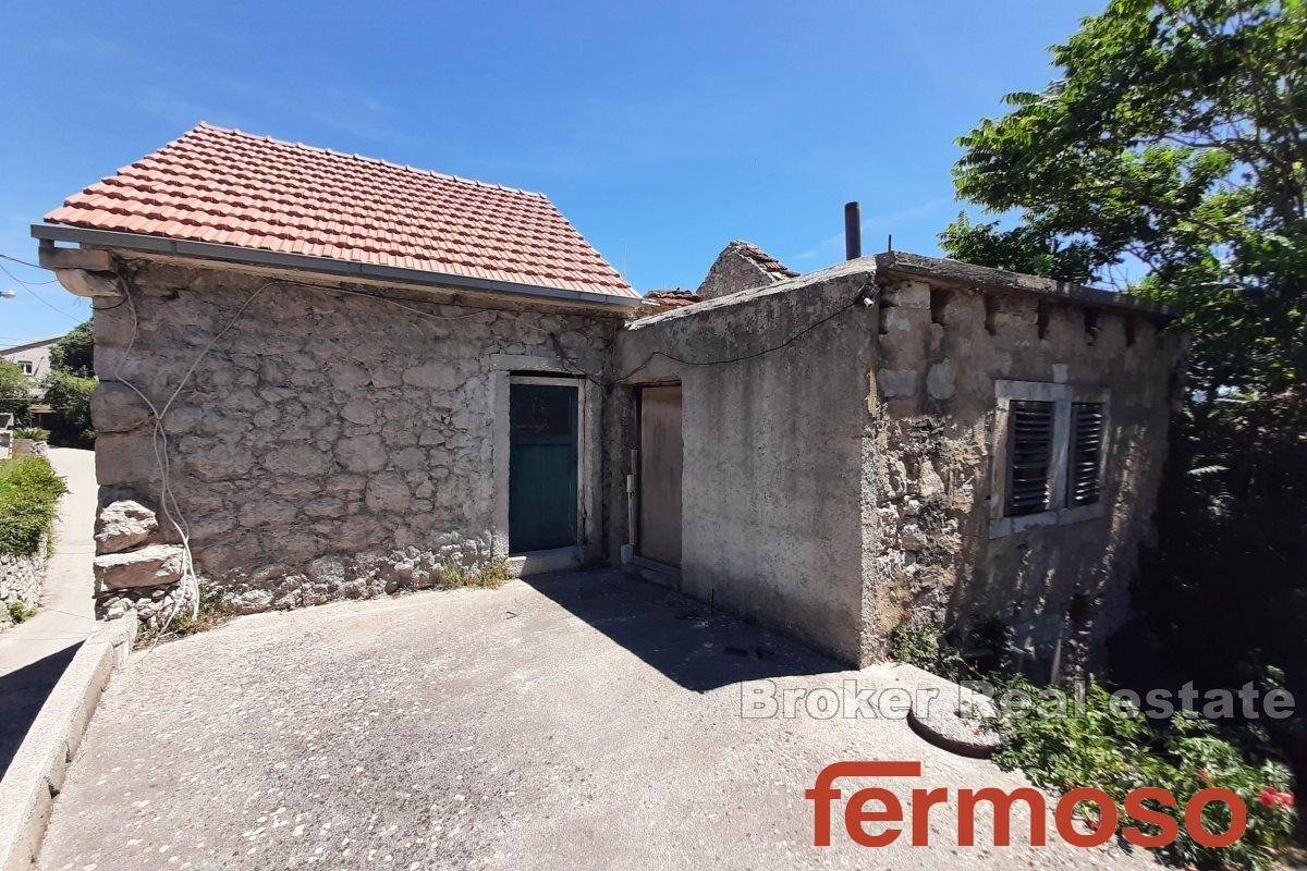 003-2018-258-Island-of-Hvar-Stone-house-near-the-sea-for-sale