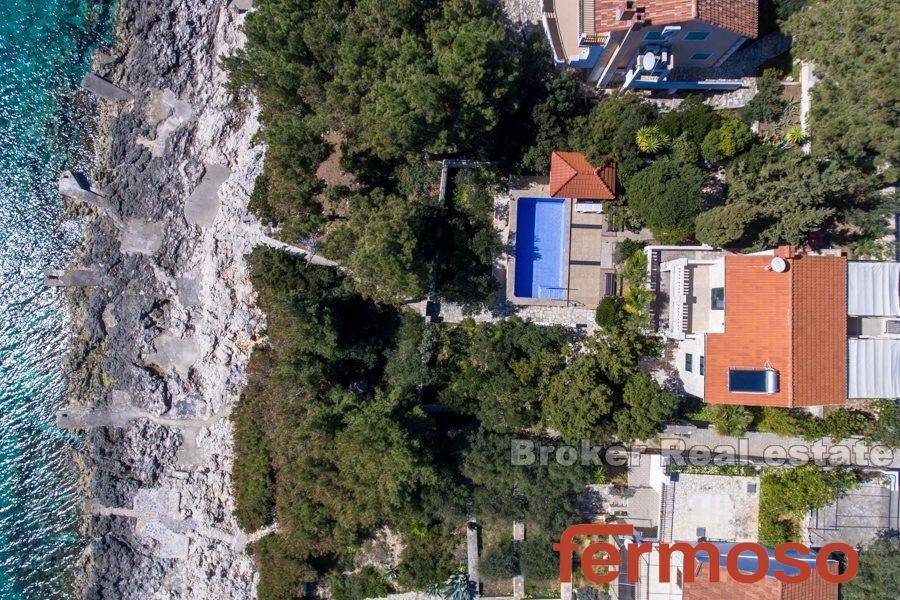 2013-77-02-2013-77-Korcula-villa-seafront-for-sale