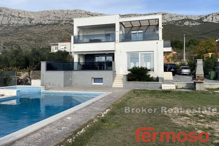 2037-34-002-2037-34-Kastela-house-with-pool-for-sale