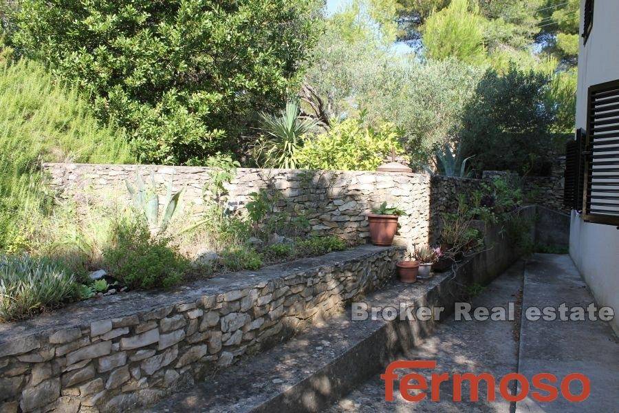 017-2016-125-Hvar-house-by-the-sea-for-sale