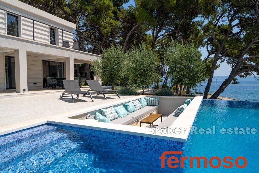 2013-68-03-2013-68-Brac-villa-first-row-for-sale