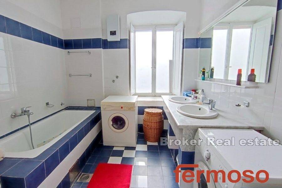 1018-04-008-1018-04-dubrovnik-apartment-in-city-centre-for-sale