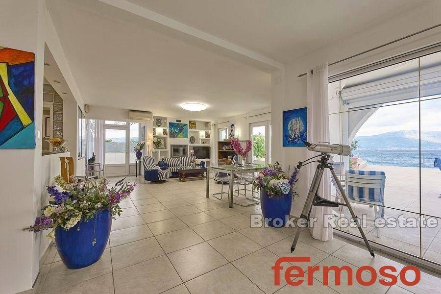 2018-163-005-2018-163-Ciovo-villa-in-the-first-row-to-the-sea-for-sale