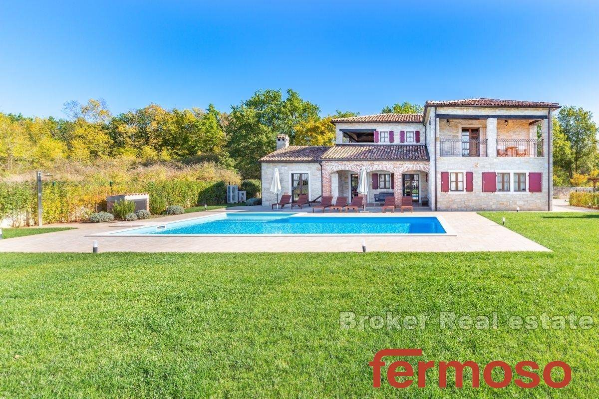 002-1024-07-Pazin-Indigenous-stone-house-with-swimming-pool-for-sale