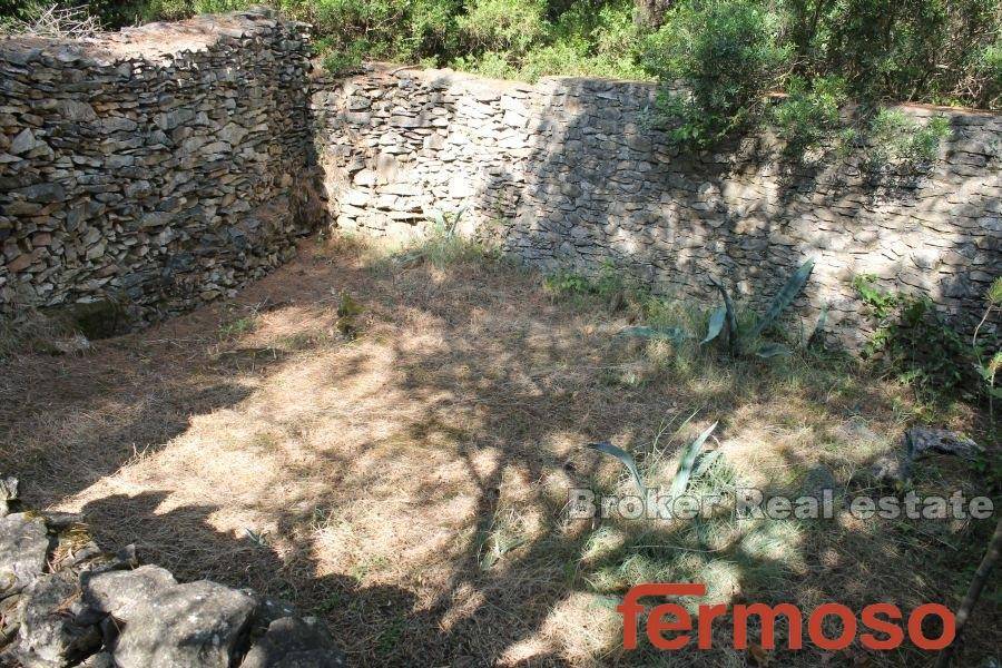 018-2016-125-Hvar-house-by-the-sea-for-sale