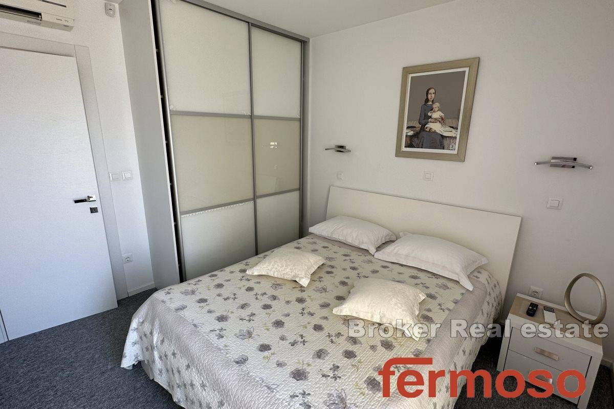 008-2045-27-Split-Dragovode-Spacious-penthouse-with-a-sea-view-for-sale