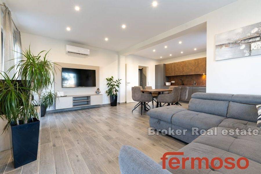 2018-236-004-2018-236-rogoznica-three-bedroom-apartment-with-pool-for-sale