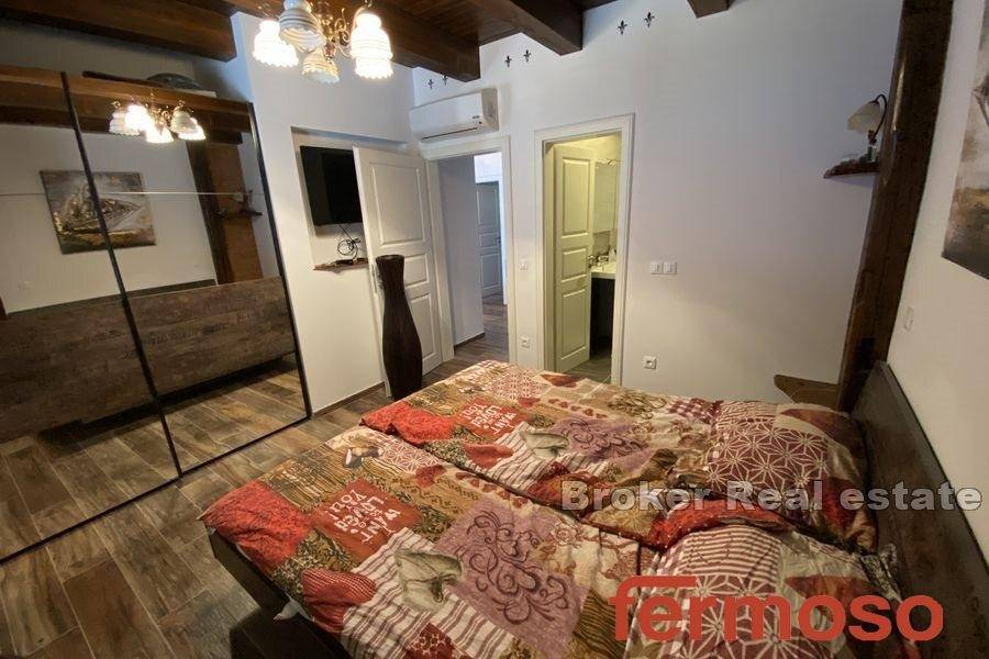 5100-30-016-5100-30-Zadar-house-first-row-to-the-sea-for-sale