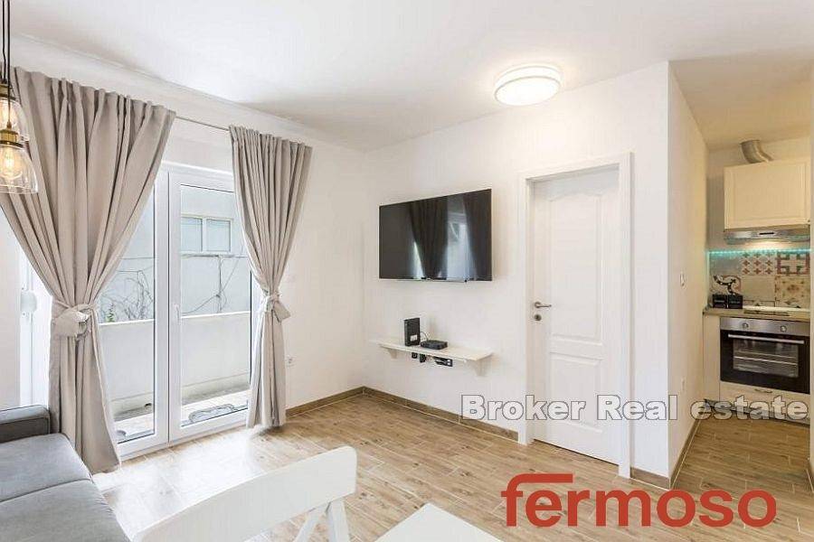 2038-68-003-2038-68-Split-two-bedroom-apartment-for-sale