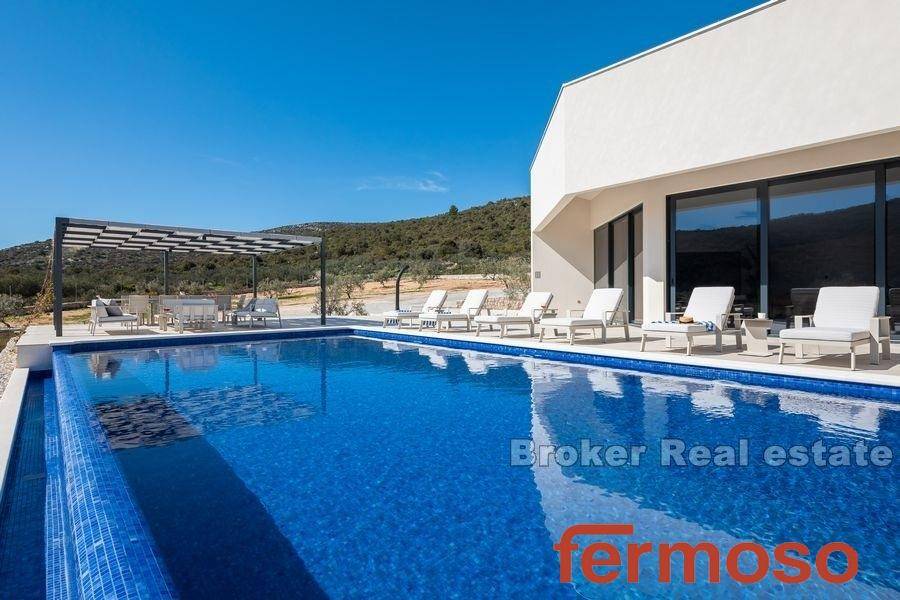 2022-363-004-2022-363-near-trogir-luxury-villa-with-pool-for-sale