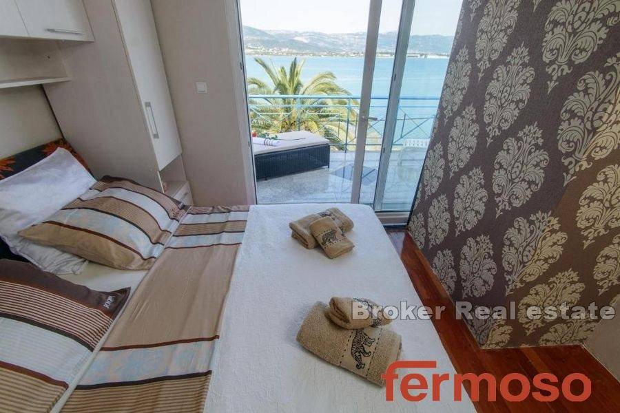 2018-216-007-2018-216-Trogir-house-first-row-to-the-sea-for-sale