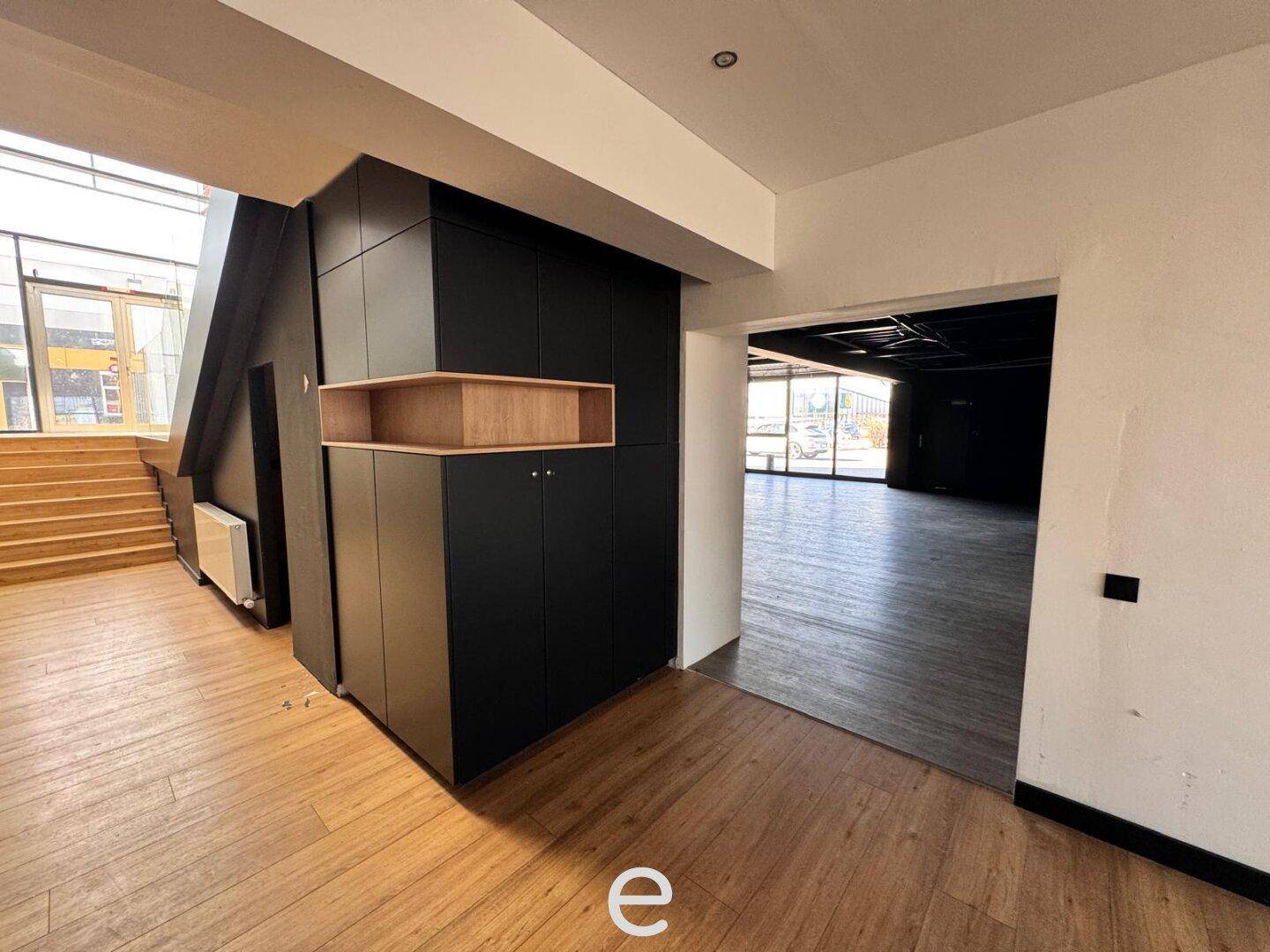 Moderner Showroom mit Büro- und Lagerflächen in Ansfelden zu verkaufen! – pohled 5