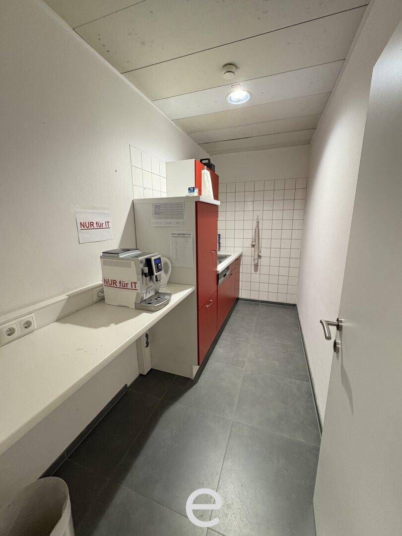 Moderne Bürofläche mit Lager-/Abstellräumen in Marchtrenk - Ansicht 4