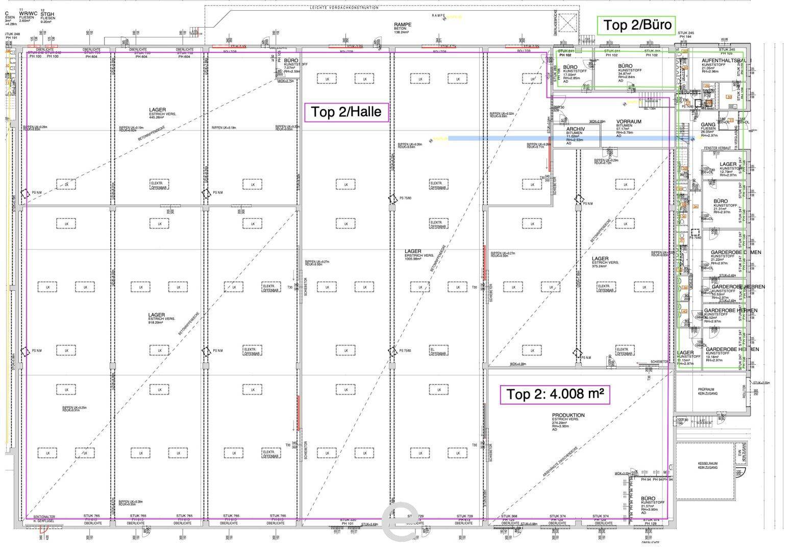 Detaillierter Grundriss einer großen Industrieanlage mit Lager-, Büro- und Produktionsbereichen.