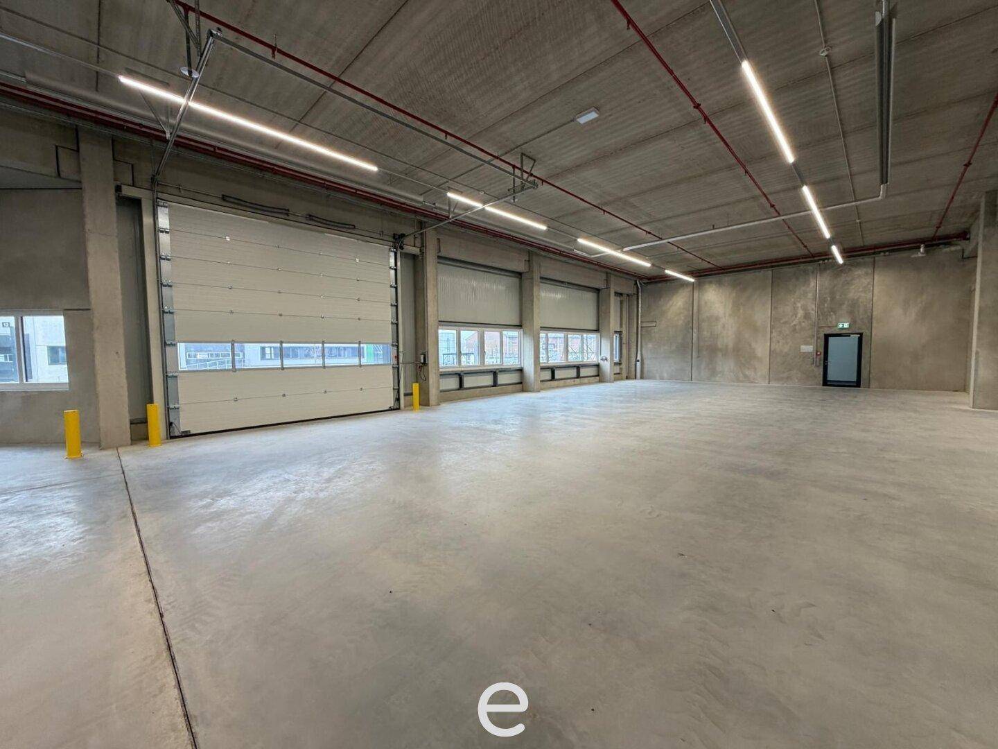 NEUBAU - Produktions / Lagerhalle mit Büroflächen in Enns/Ennshafen zu vermieten – individuell und zukunftsorientiert - Widok 2