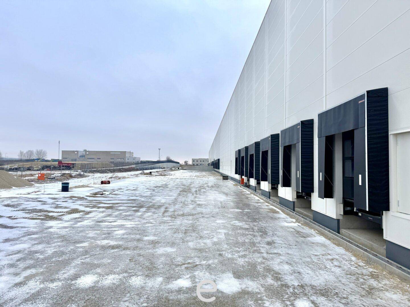 Direkt an der Grenze zwischen Österreich, Slowakei und Ungarn I Lager- und Produktionshalle ab 3.500 m² zu mieten - Ansicht 5