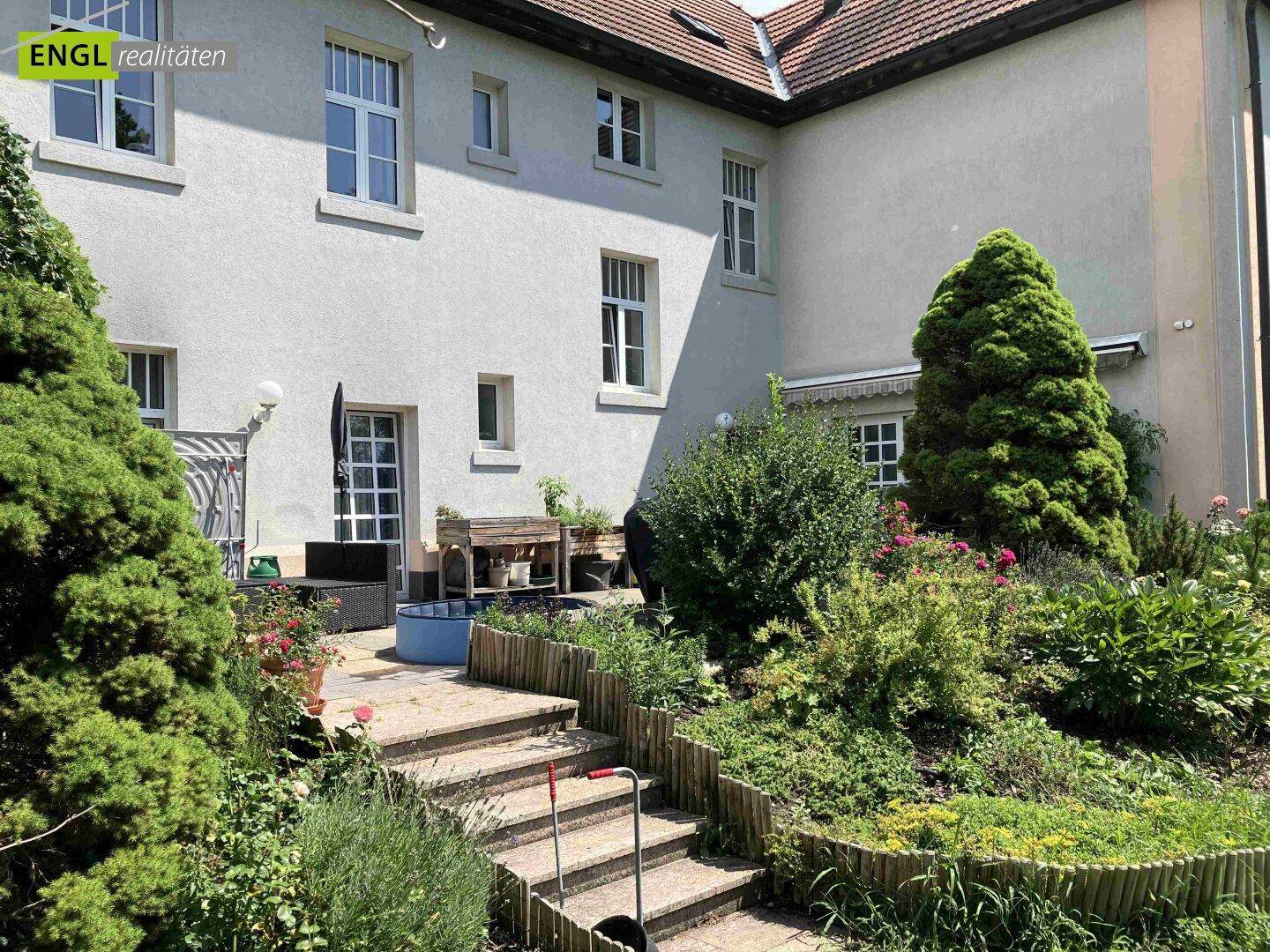 Sudseitige Terrasse
