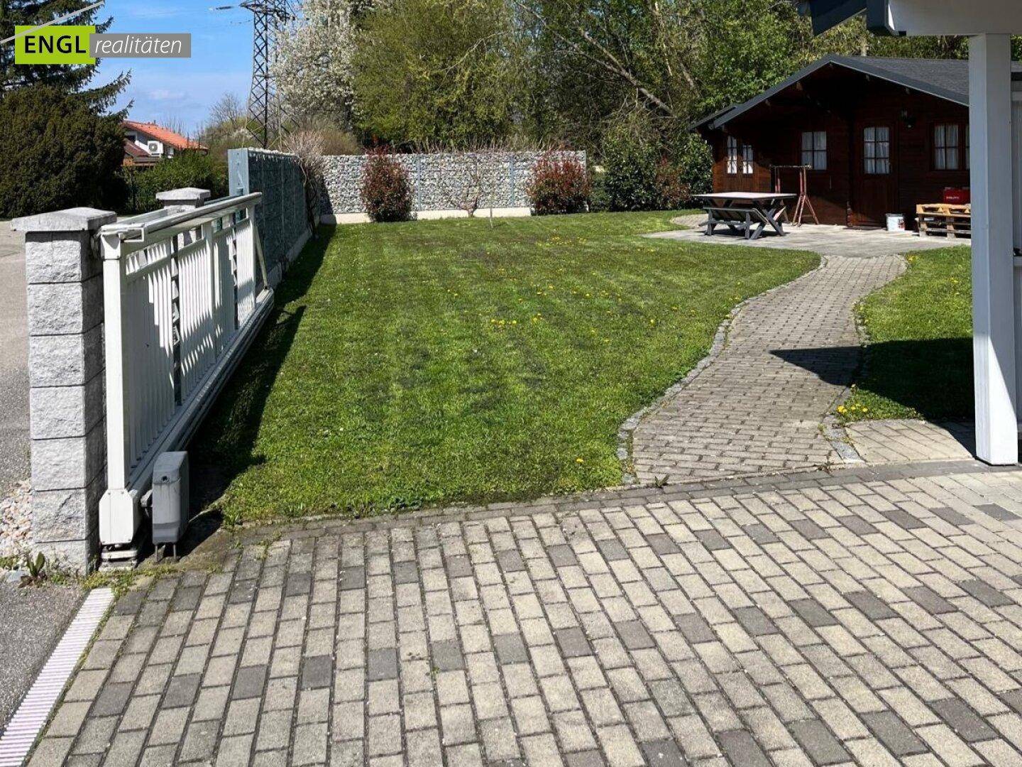 Einfahrt/Garten