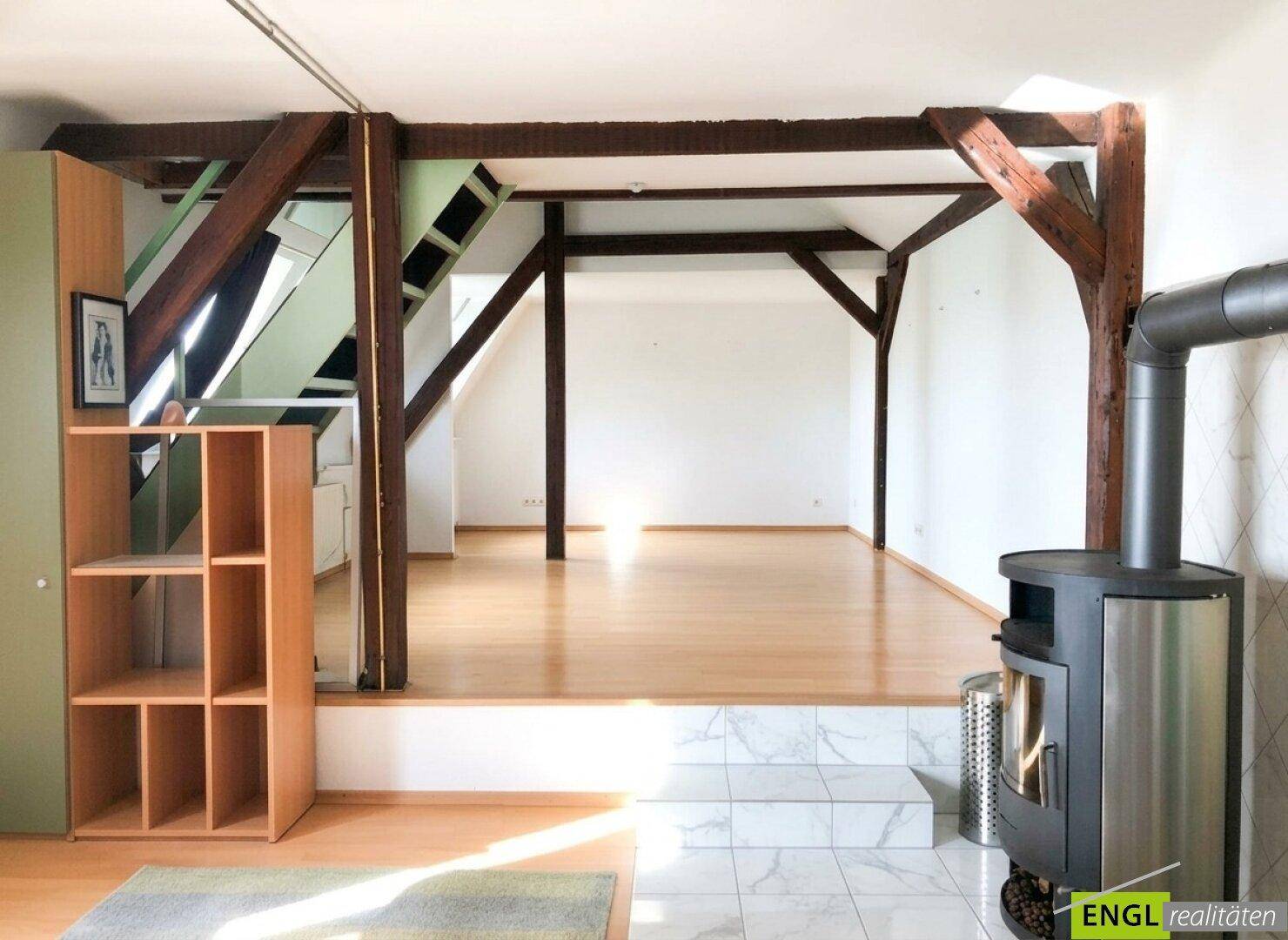 Gemütliches 3 Zimmerwohnung im Dachgeschoss perfekt für Künstler, Single, Paare und kleine Familie - Widok 2