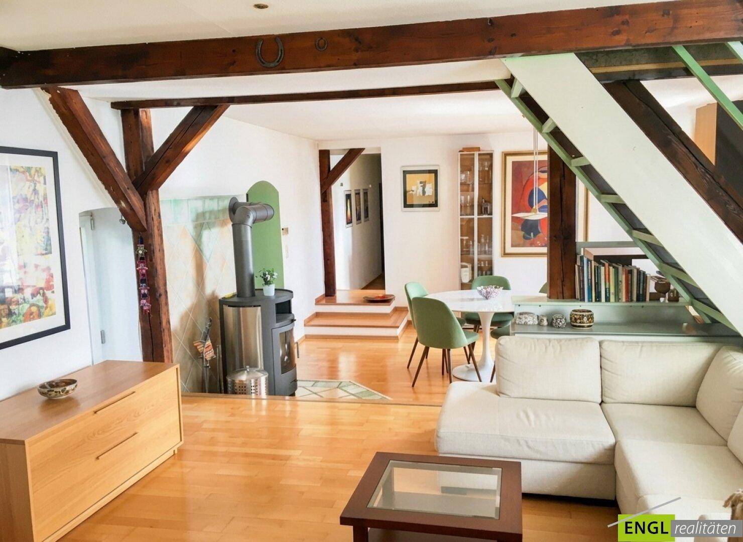 Gemütliches 3 Zimmerwohnung im Dachgeschoss perfekt für Künstler, Single, Paare und kleine Familie - Więcej