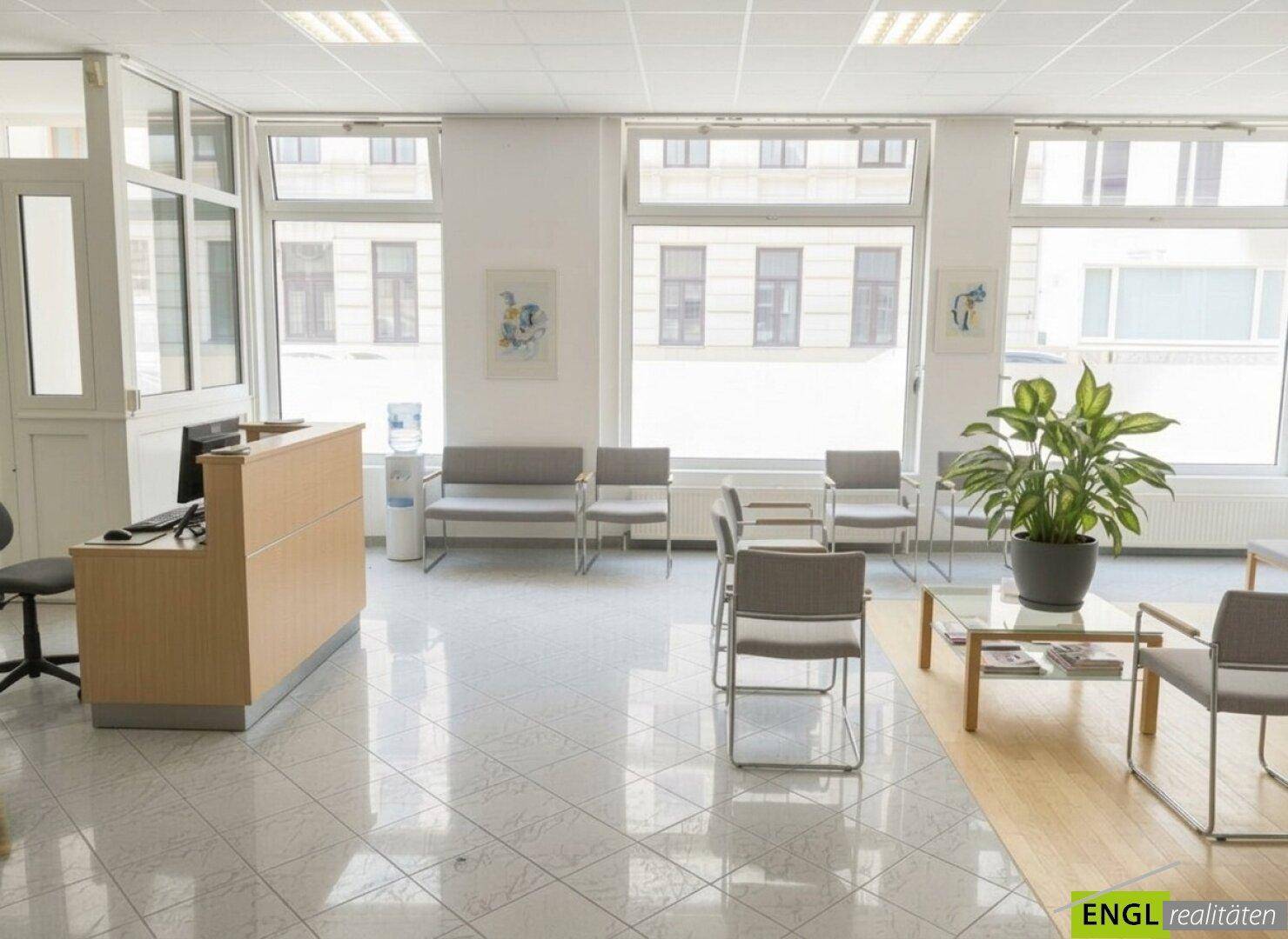 Perfekte Geschäftsadresse! Ordination, Praxis, Geschäftslokal, Büro, Therapie- und Fitness Studio, 55 m² Wohnbüro und 2 TG Plätze - Ansicht 4