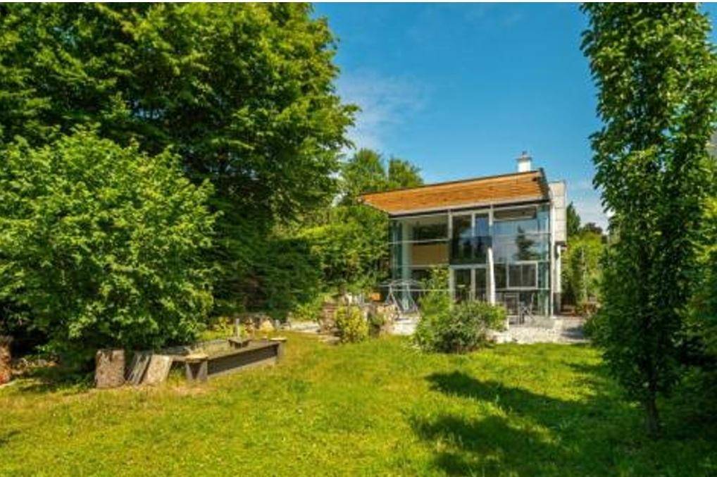 Natur Pur. Exklusiv, modern und lichtdurchflutet: Architektenhaus in absoluter Ruhelage am Maurer Berg 1230 Wien - Mehr
