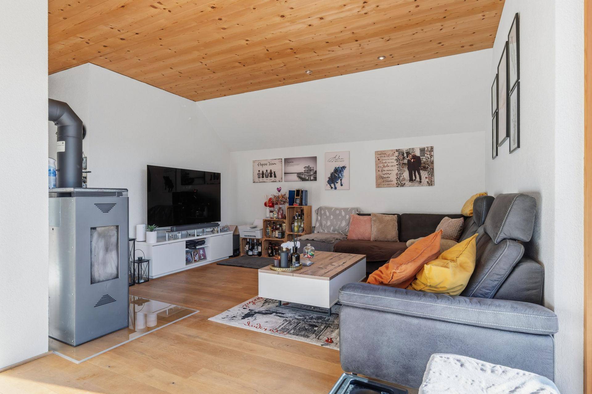 Platz für Familie, Beruf und Ideen - Teilsaniertes Haus mit Einliegerwohnung - Ansicht 6