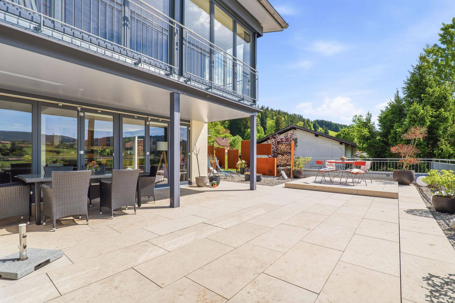 Außergewöhnliches Anwesen in privilegierter Naturlage mit beindruckendem Panoramablick - Ansicht 2