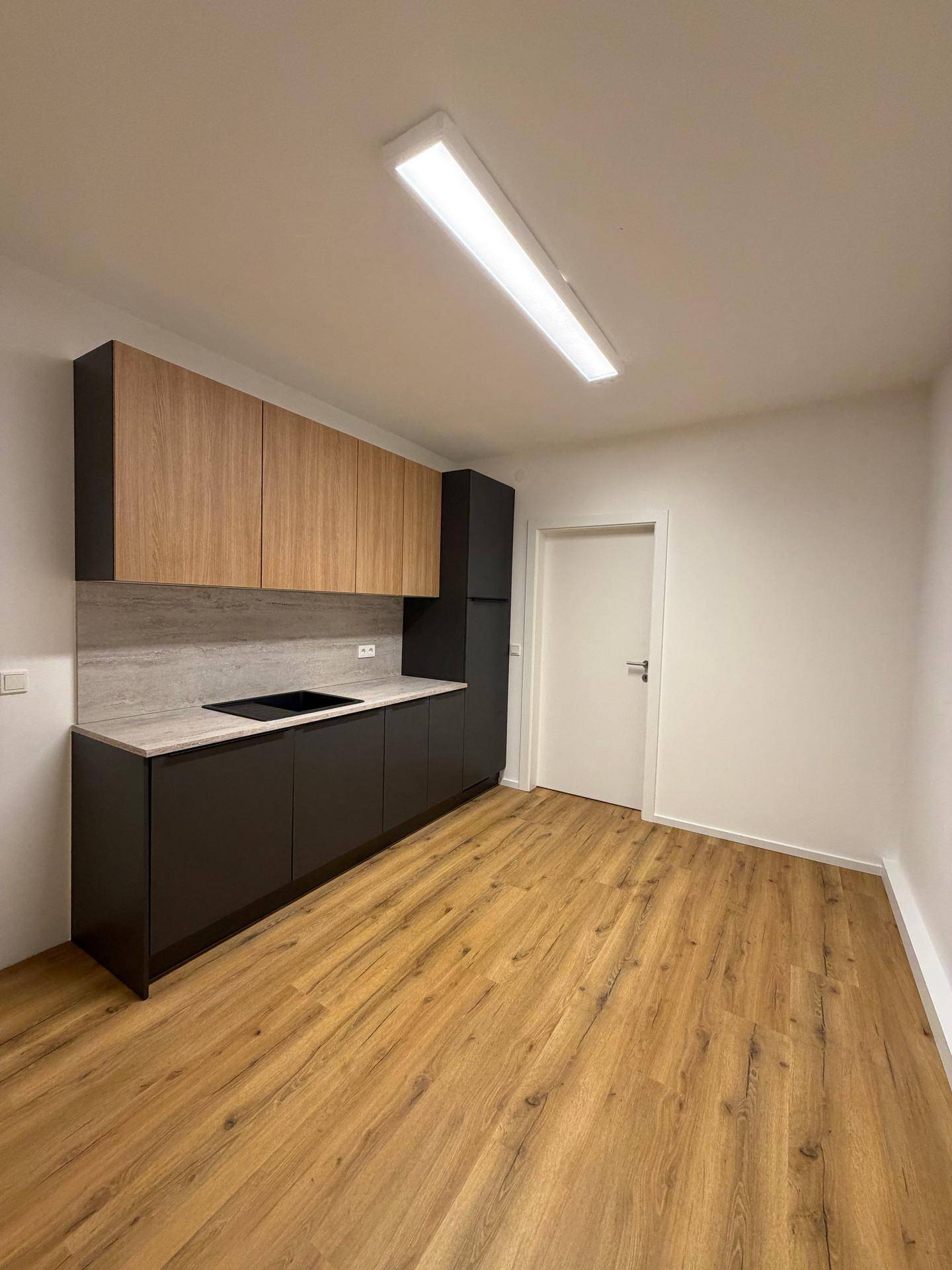 Ruhige Büro- &amp; Praxisräume in zentraler Lage von Gleisdorf – ideal für Therapeut:innen, Physiotherapie, Massage &amp; Remote Worker | Miete inkl. BK, Strom &amp; Internet - Mehr