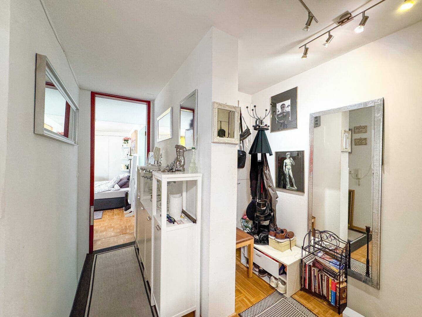 Eingangsbereich / Garderobe