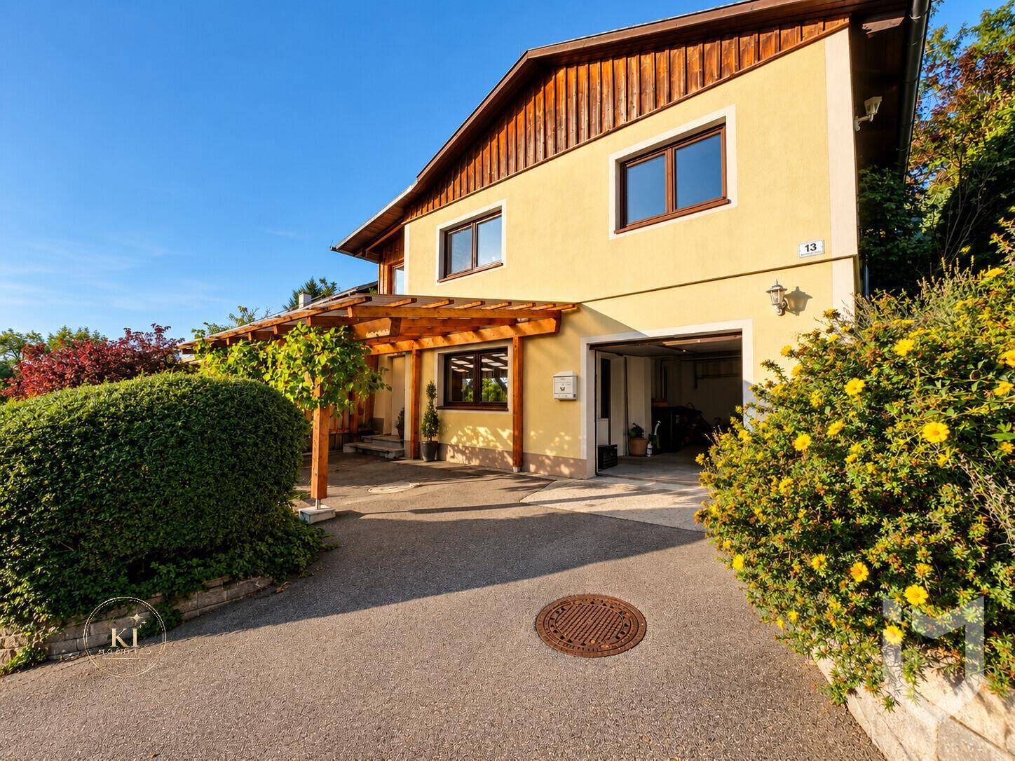 Ansicht Haus Carport