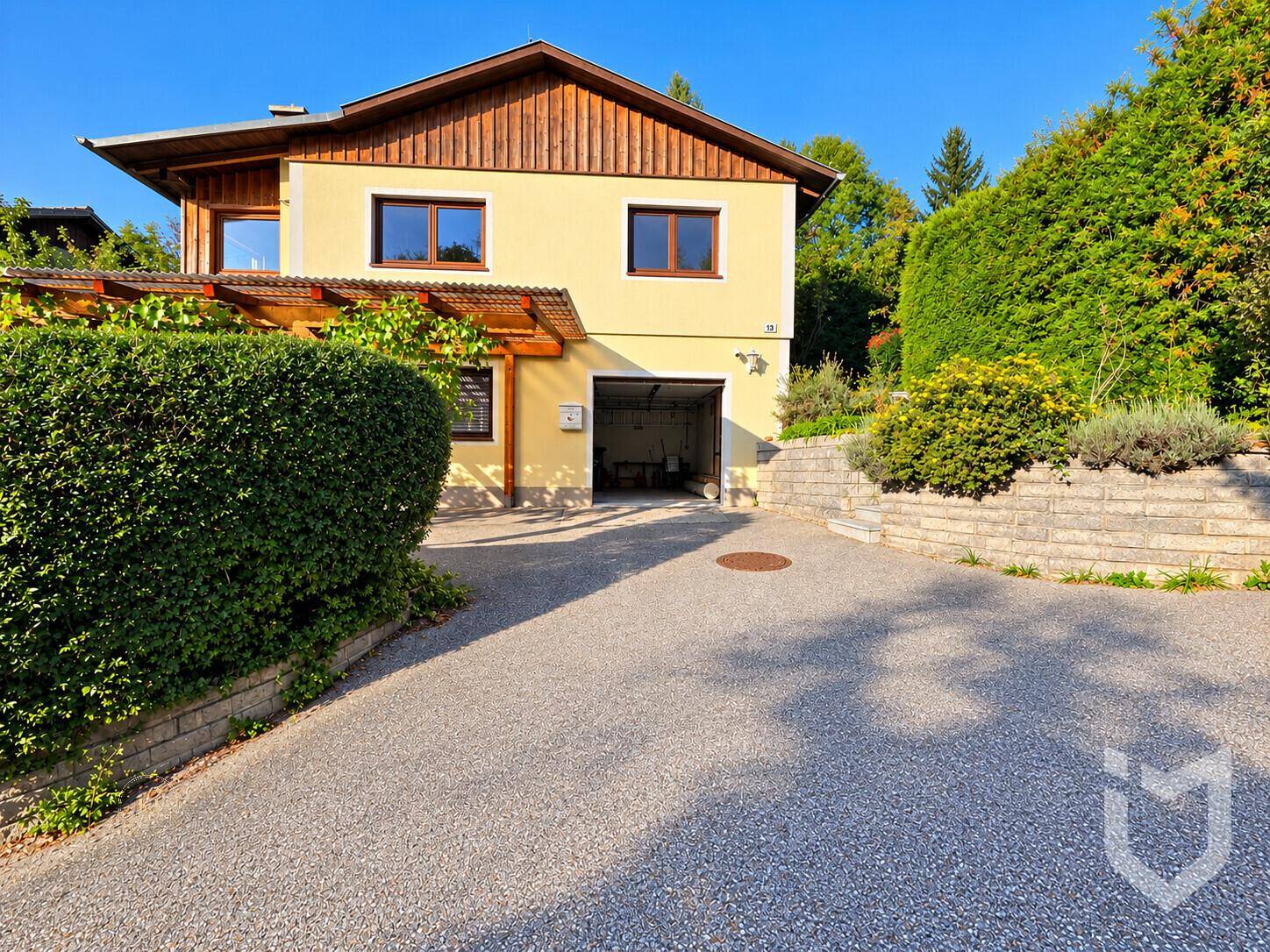 Ansicht Haus Garage