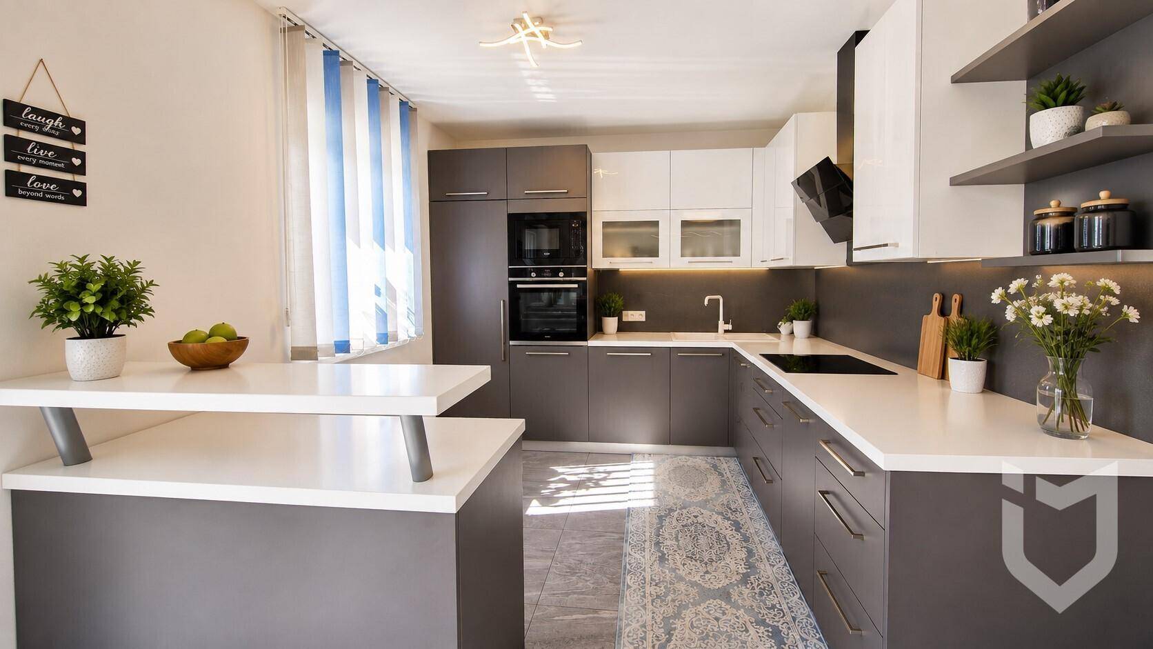 Moderne Einbauküche mit grauen und weißen Fronten, ausgestattet mit hochwertigen Geräten.