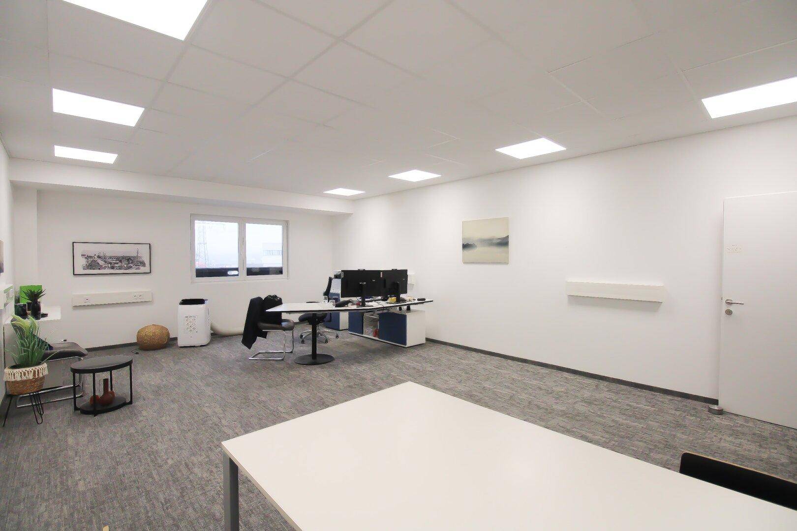 Funktionales Büro in Regau - sofort verfügbar - 41,5 m² Büro + Gemeinschaftsräume - Ansicht 3