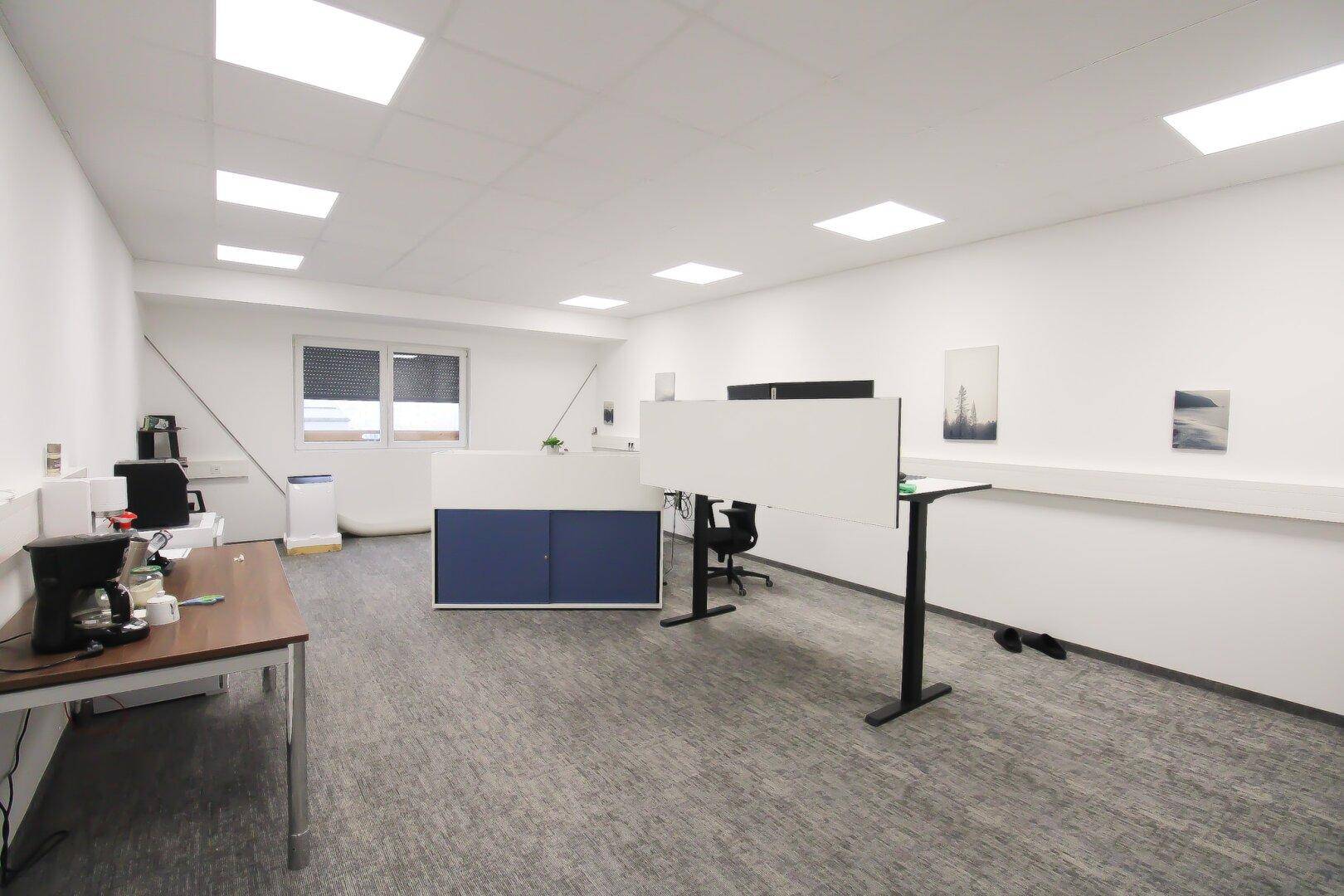 Bürofläche in Regau – ideal für Start-ups &amp; Dienstleister! 42 m² Büro mit TOP Verkehrsanbindung &amp; Infrastruktur! - Ansicht 2