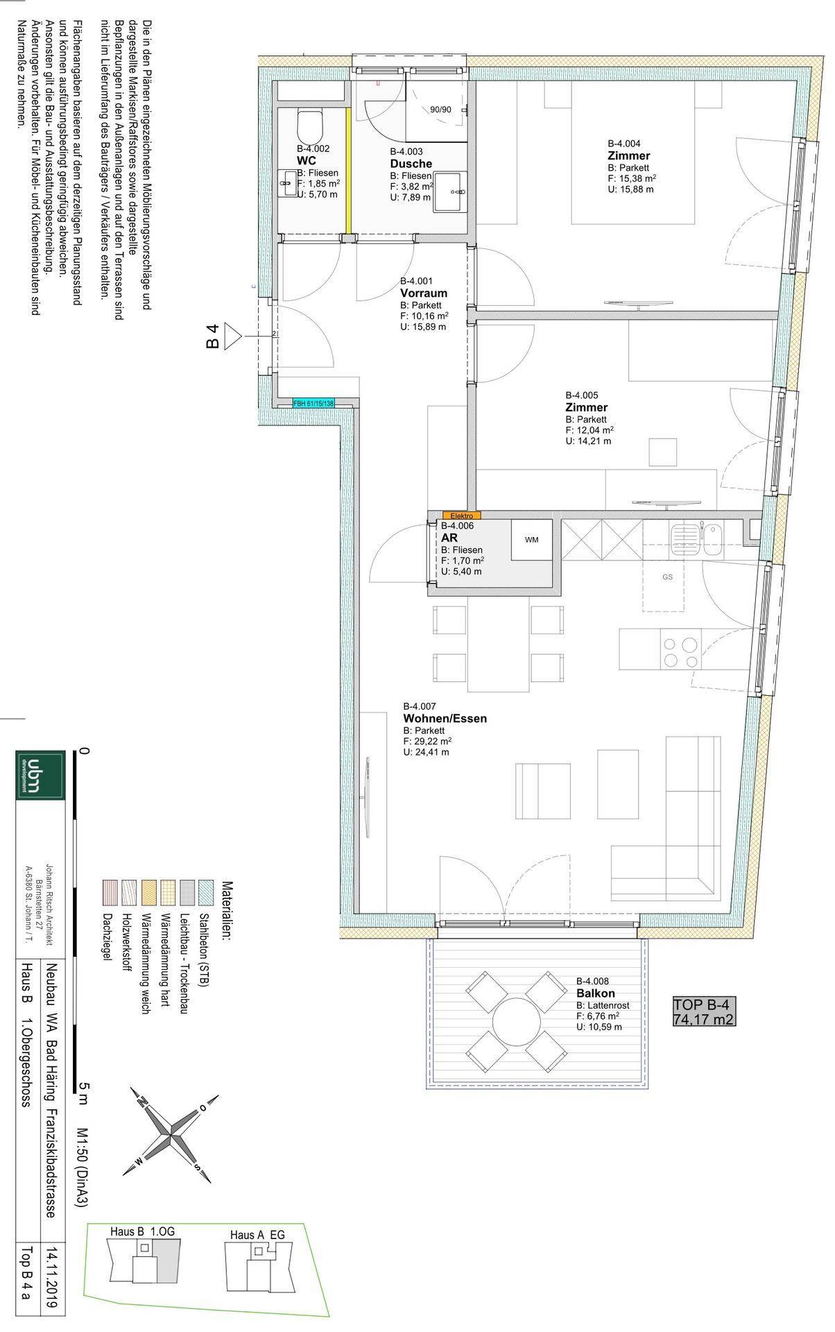 Detaillierter Grundriss einer Wohnung mit Wohn-Essbereich, zwei Zimmern und Balkon.