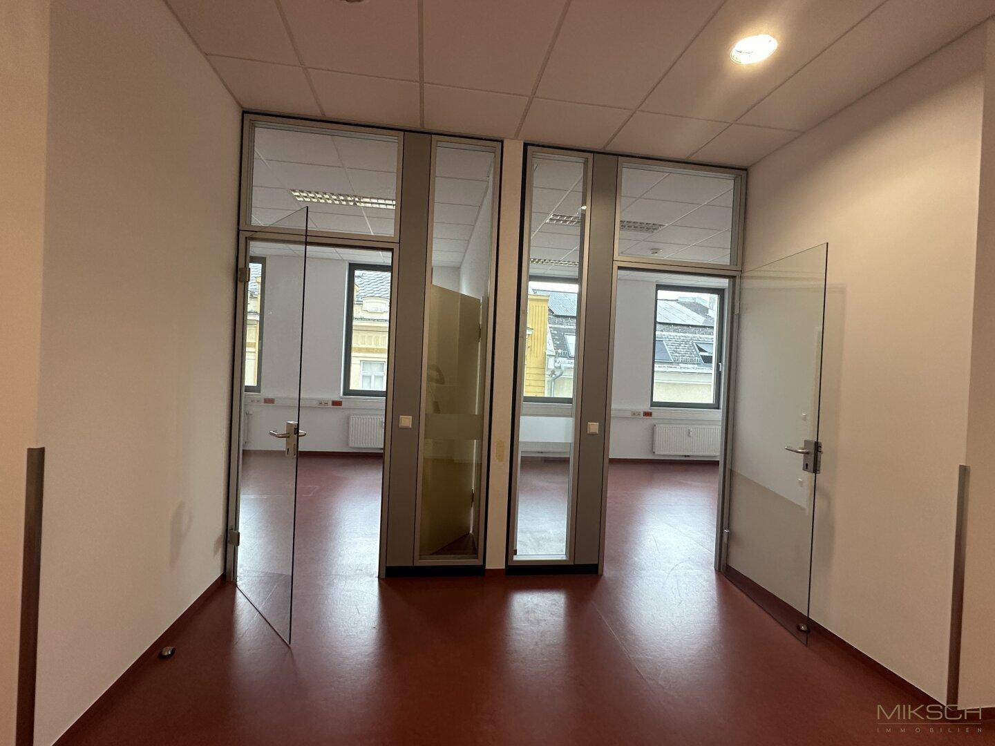 Moderne(s) Büro/Praxis | Innenstadtlage | Lift | 267m² | Tiefgarage - Ansicht 5