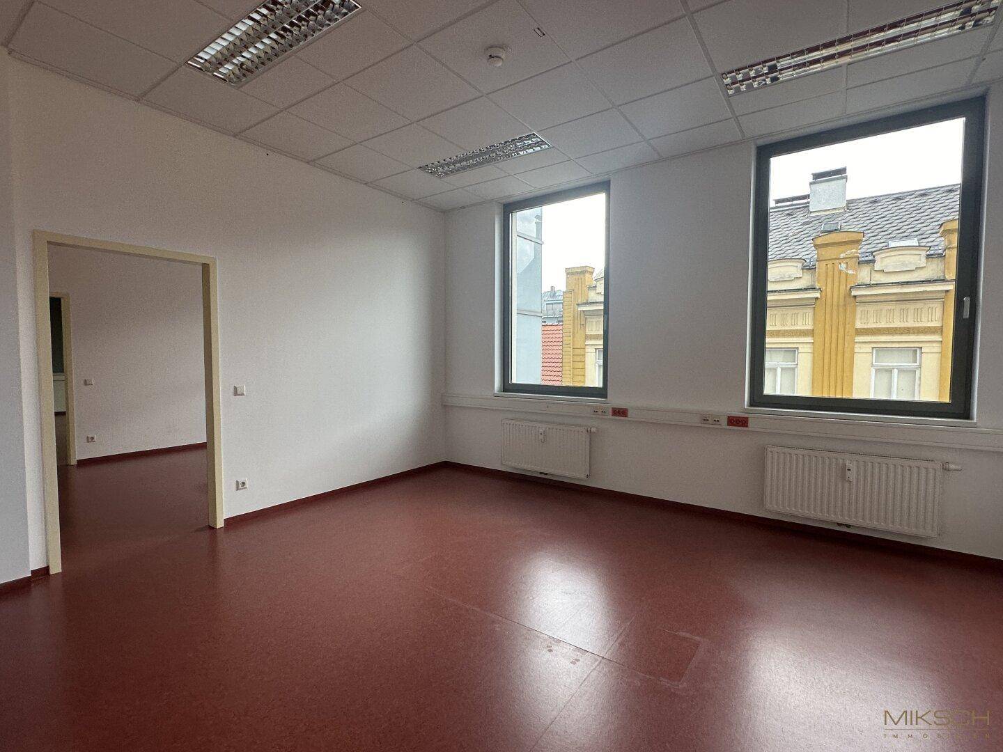 Moderne(s) Büro/Praxis | Innenstadtlage | Lift | 267m² | Tiefgarage - Ansicht 6