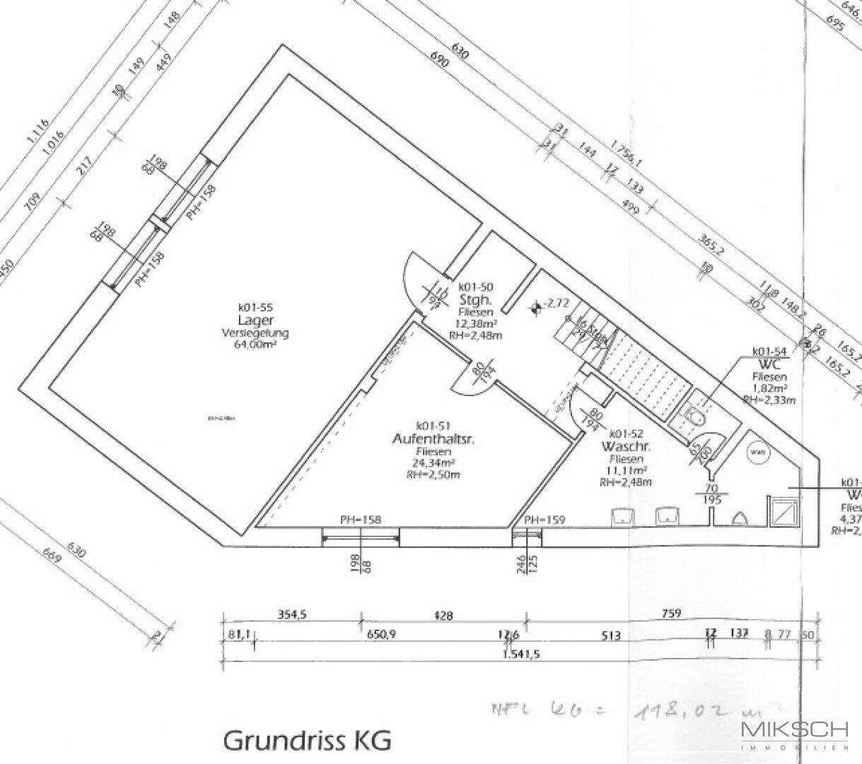 Grundriss des Kellergeschosses, der Lagerflächen, einen Aufenthaltsraum, Waschraum und WC zeigt.