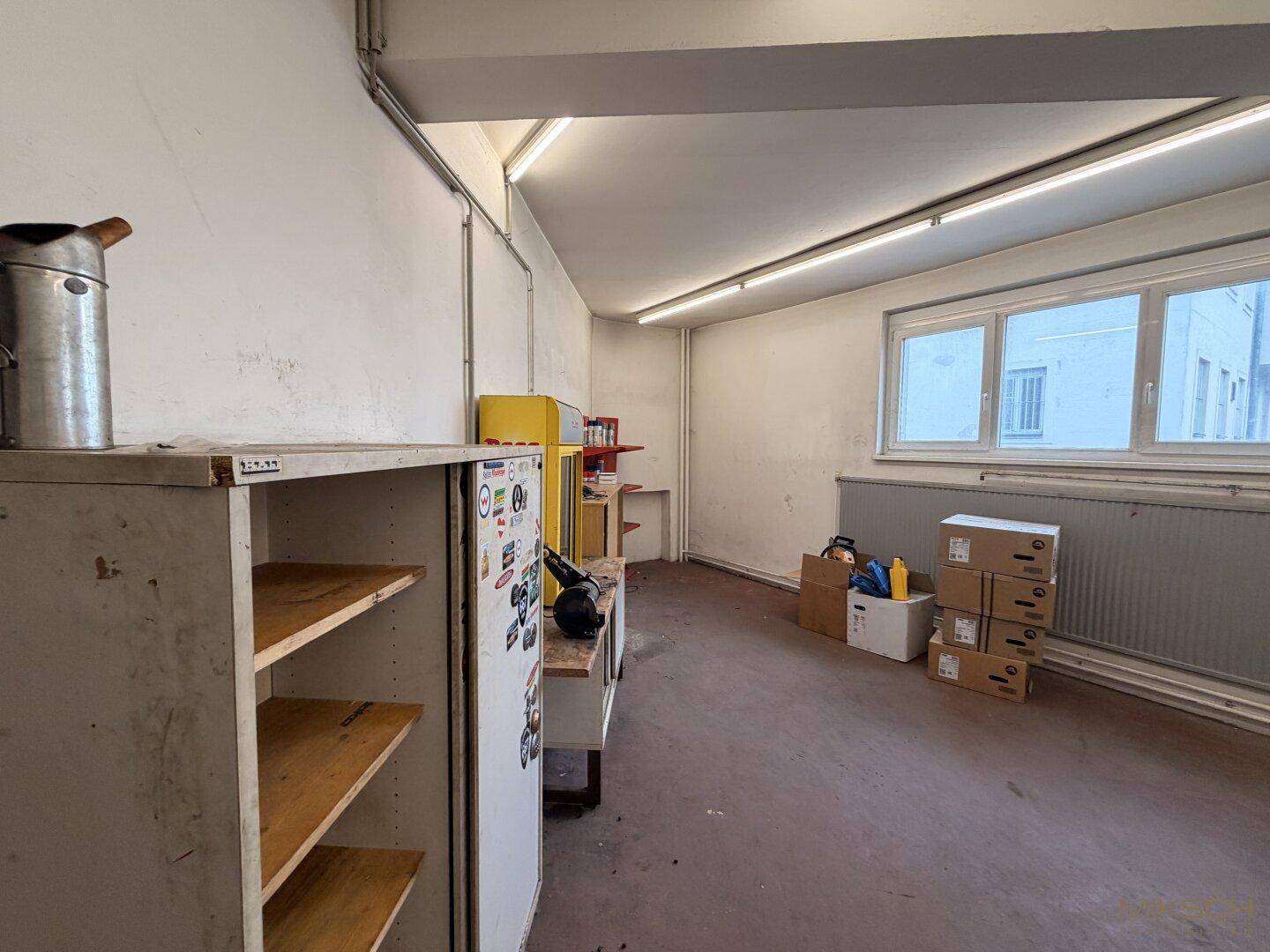 Werkstatt I ca. 700m² I St. Pölten I Lager I Reifenaufzug I 3 Hebebühnen – další