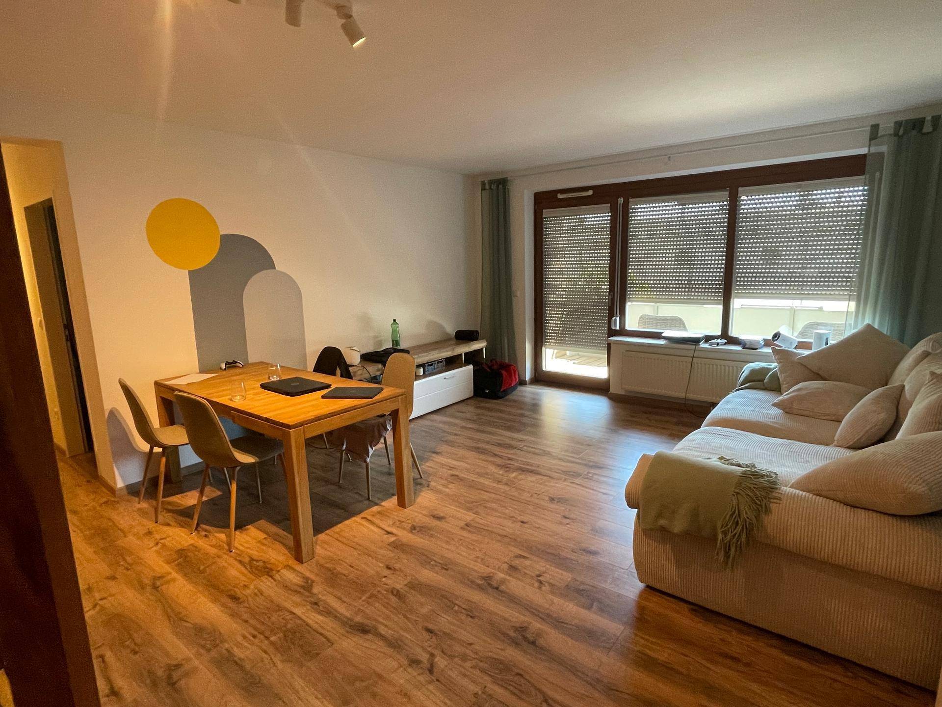 Helle, komplett neu renovierte und möblierte 66 m² Wohnung mit Balkon in Neusiedl am See – ab September 2026 verfügbar – pohled 2